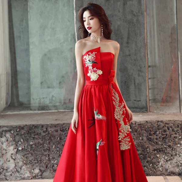 Chinese style Red Evening Dresses 2019 A-Line / Princess Strapless Appliques Lace Bow Sleeveless Backless Court Train Formal Dresses