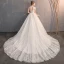 Élégant Ivoire Robe De Mariée 2019 Robe Boule Encolure Dégagée Perlage Cristal En Dentelle Fleur Manches Courtes Dos Nu Cathedral Train