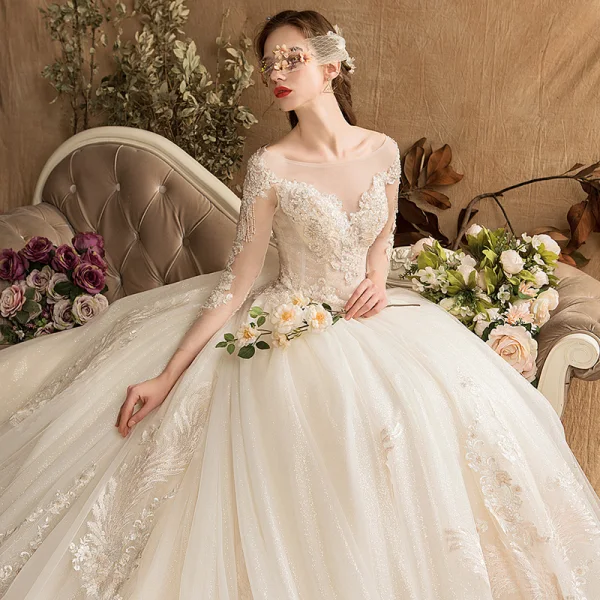 Luxe Champagne Robe De Mariée 2019 Robe Boule Encolure Dégagée Perlage Cristal Gland Paillettes En Dentelle Fleur 3/4 Manches Dos Nu Royal Train