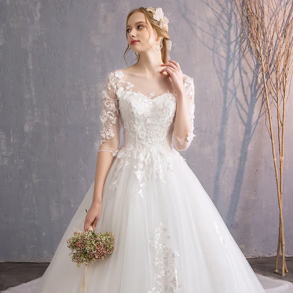Élégant Ivoire Robe De Mariée 2019 Princesse Encolure Dégagée Appliques En Dentelle Fleur Perle 3/4 Manches Dos Nu Cathedral Train
