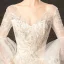 Élégant Champagne Robe De Mariée 2019 Robe Boule V-Cou En Dentelle Fleur Manches de cloche Dos Nu Cathedral Train