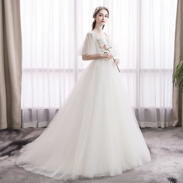 Élégant Ivoire Robe De Mariée 2019 Princesse V-Cou En Dentelle Fleur Manches Courtes Dos Nu Tribunal Train