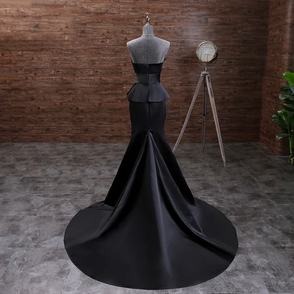 Elegante Einfarbig Schwarz Abendkleider 2019 Meerjungfrau Bandeau Ärmellos Rückenfreies Hof-Schleppe Festliche Kleider