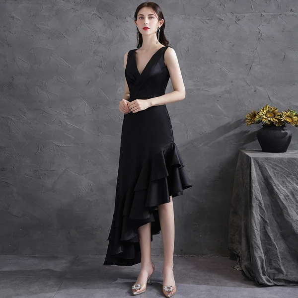 Modern / Fashion Black Ruffle Satin Party Dresses 2021 A-Line / Princess V-Neck Sleeveless Backless Asymmetrical Formal Dresses
