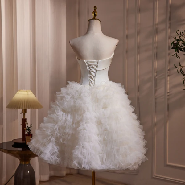 Chic / Beautiful White Satin Ruffle Short Party Dresses 2024 A-Line / Princess Strapless Sleeveless Backless Cocktail Party Evening Party Formal Dresses