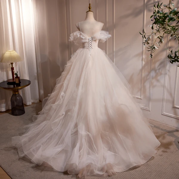 Elegant White Appliques Cascading Ruffles Prom Dresses 2024 A-Line / Princess Spaghetti Straps Short Sleeve Backless Sweep Train Prom Prom Dresses