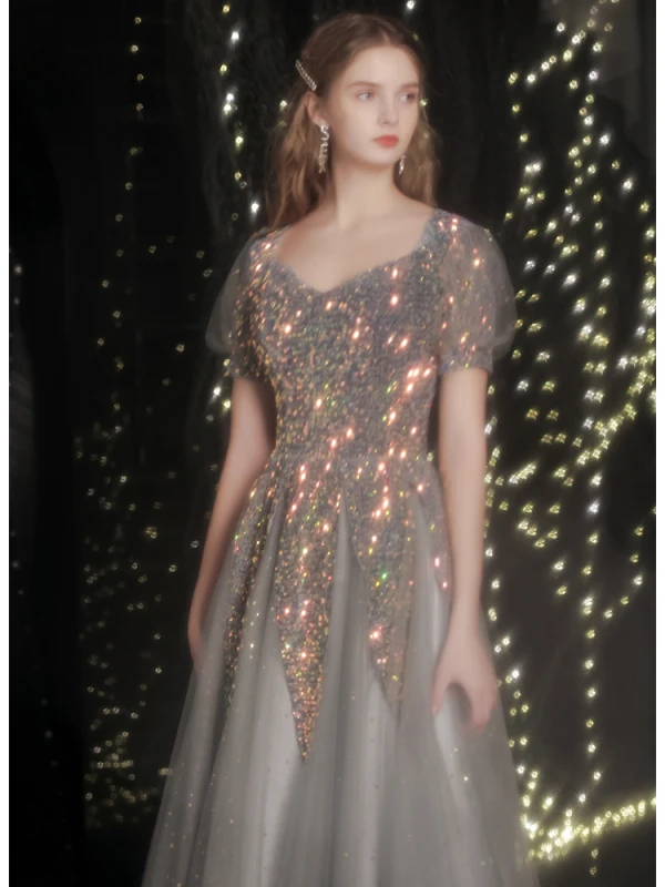 Scintillantes Gris Paillettes Robe De Bal 2021 Princesse Encolure Carrée Manches Courtes Dos Nu Longue Promo Robe De Ceremonie