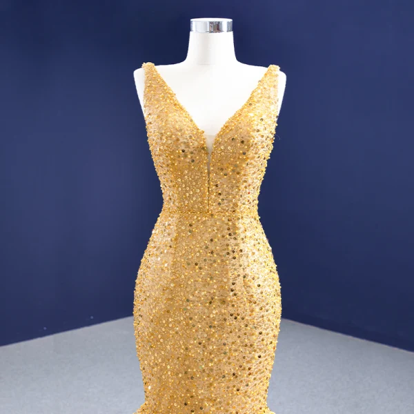 Haut de Gamme Doré Robe De Mariée 2021 Trompette / Sirène V-Cou Perlage Perle Paillettes Sans Manches Dos Nu Train De Balayage Mariage