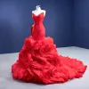 Sexy High End Rot Brautkleider / Hochzeitskleider 2021 Meerjungfrau Bandeau Ärmellos Rückenfreies Fallende Rüsche Königliche Schleppe Hochzeit