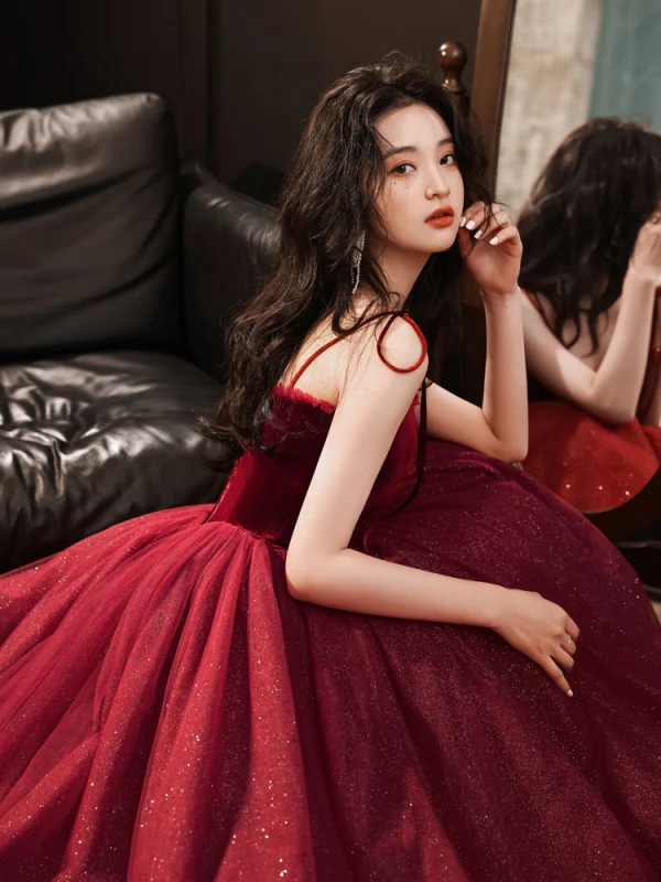 Chic Bordeaux Glitter Daim Robe De Bal 2021 Princesse Bretelles Spaghetti Sans Manches Dos Nu Longue Promo Robe De Ceremonie