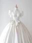 Haut de Gamme Ivoire Satin Robe De Mariée 2021 Robe Boule V-Cou Manches Courtes Dos Nu Royal Train Mariage