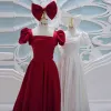 Vintage / Retro Lovely Burgundy Prom Dresses 2021 Crossed Straps Bow Floor-Length / Long Satin Square Neckline Prom Short Sleeve Formal Dresses A-Line / Princess