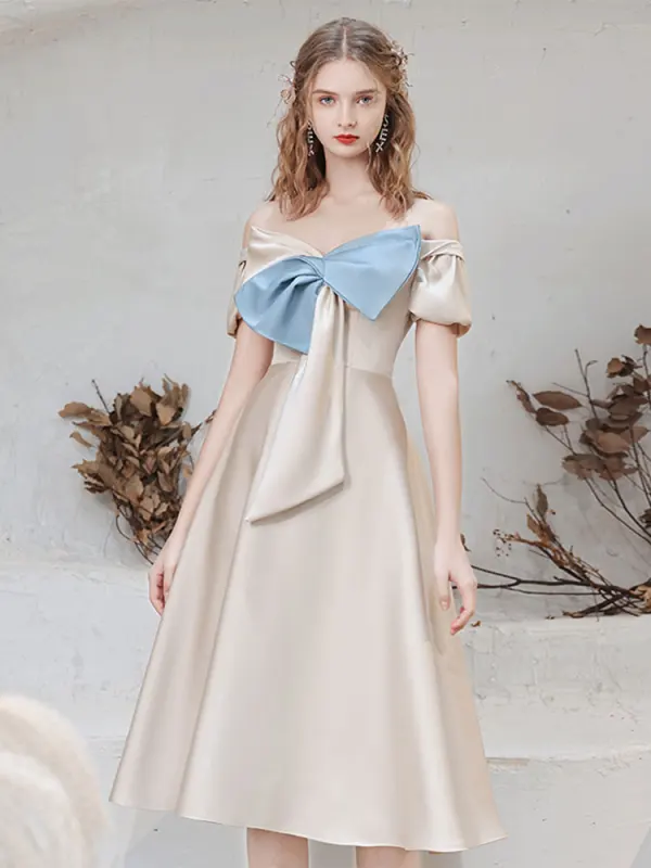 Fashion Champagne Bow Graduation Dresses 2021 A-Line / Princess Homecoming Off-The-Shoulder Short Sleeve Backless Tea-length Formal Dresses
