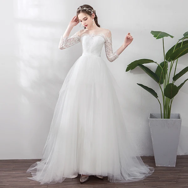Elegante Ivoor Trouwjurken 2019 A lijn Ronde Hals Kant Bloem 3/4 Mouwen Beklede Knoop Sweep Trein