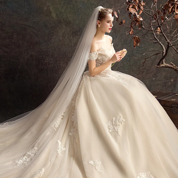 Chic / Belle Champagne Robe De Mariée 2019 Princesse De l'épaule Perle Appliques En Dentelle Fleur Manches Courtes Dos Nu Cathedral Train