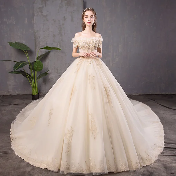 Elegante Champagner Brautkleider / Hochzeitskleider 2019 Ballkleid Off Shoulder Perlenstickerei Perle Spitze Blumen Pailletten Kurze Ärmel Rückenfreies Kathedrale Schleppe