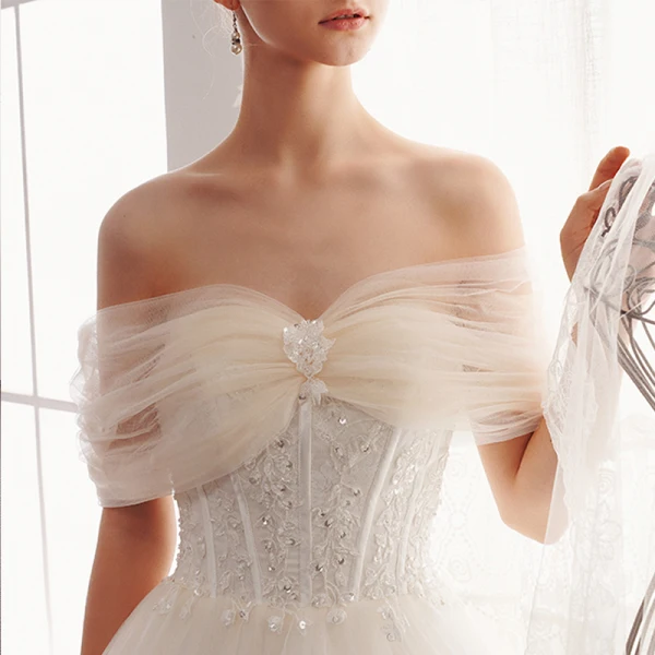 Élégant Champagne Robe De Mariée 2019 Princesse De l'épaule Paillettes En Dentelle Fleur Manches Courtes Dos Nu Train De Balayage