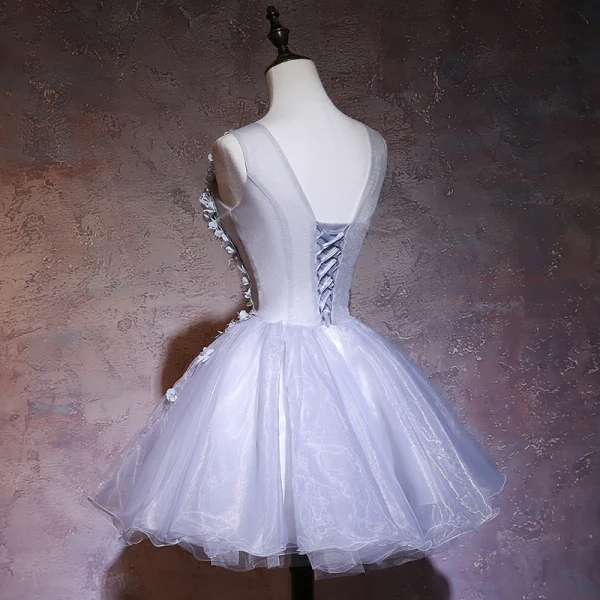 Elegant Grey Party Dresses 2019 A-Line / Princess V-Neck Appliques Lace Flower Sleeveless Backless Short Formal Dresses