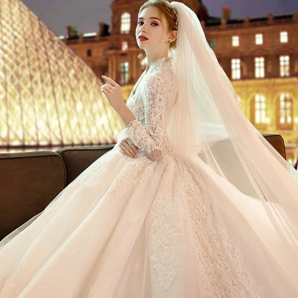 Luxe Ivoire Robe De Mariée 2019 Princesse V-Cou Perlage Paillettes En Dentelle Fleur Manches Longues Dos Nu Cathedral Train
