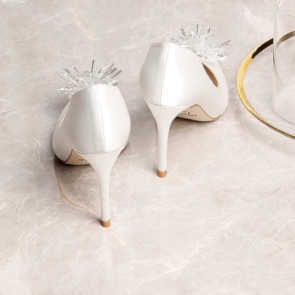 Schöne Ivory / Creme Brautschuhe 2019 Leder Kristall 9 cm Stilettos Spitzschuh Hochzeit Pumps