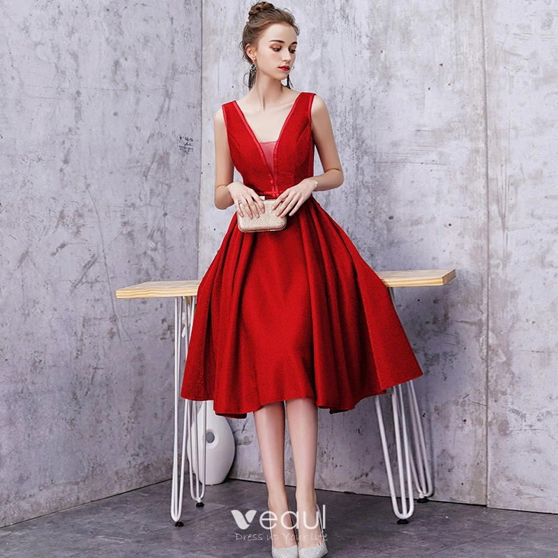Hermoso Borgona de fiesta Vestidos de graduacion 2019 A Line Princess V Cuello Sin Mangas Sin Espalda Por La Rodilla Vestidos Formales