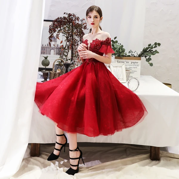 Chic / Beautiful Burgundy Homecoming Graduation Dresses 2019 A-Line / Princess Scoop Neck Beading Crystal Lace Flower Short Sleeve Backless Knee-Length Formal Dresses