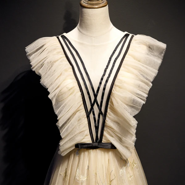 Élégant Champagne Robe De Bal 2019 Princesse Encolure Dégagée Volants En Dentelle Fleur Étoile Noeud Sans Manches Dos Nu Longue Robe De Ceremonie