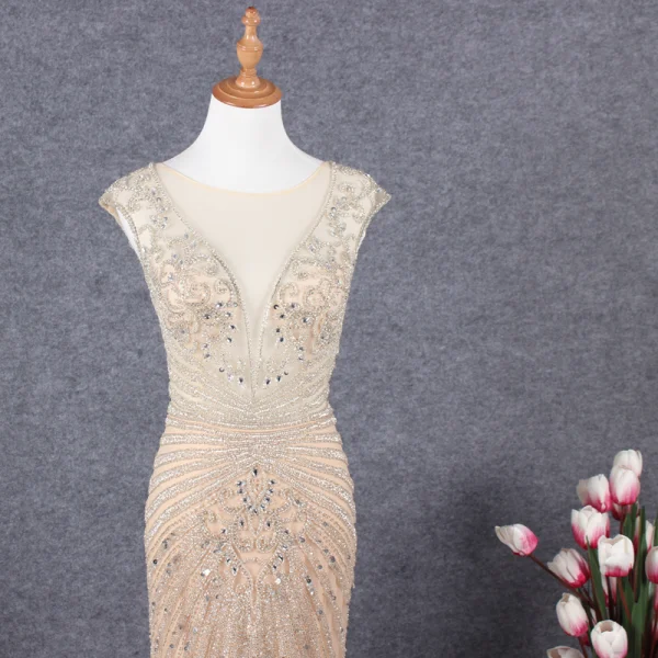 Charmant Champagne Robe De Soirée 2019 Trompette / Sirène Encolure Dégagée Fait main Perlage Cristal Paillettes Sans Manches Train De Balayage Robe De Ceremonie
