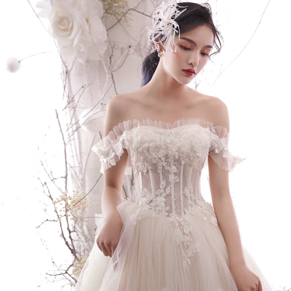 Chic Champagne Robe De Mariée 2019 Princesse De l'épaule Paillettes En Dentelle Fleur Sans Manches Dos Nu Train De Balayage