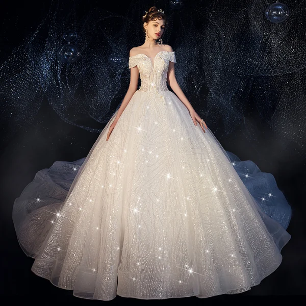 Chic Ivoire Robe De Mariée 2019 Princesse De l'épaule Perlage Perle Étoile En Dentelle Fleur Paillettes Manches Courtes Dos Nu Cathedral Train