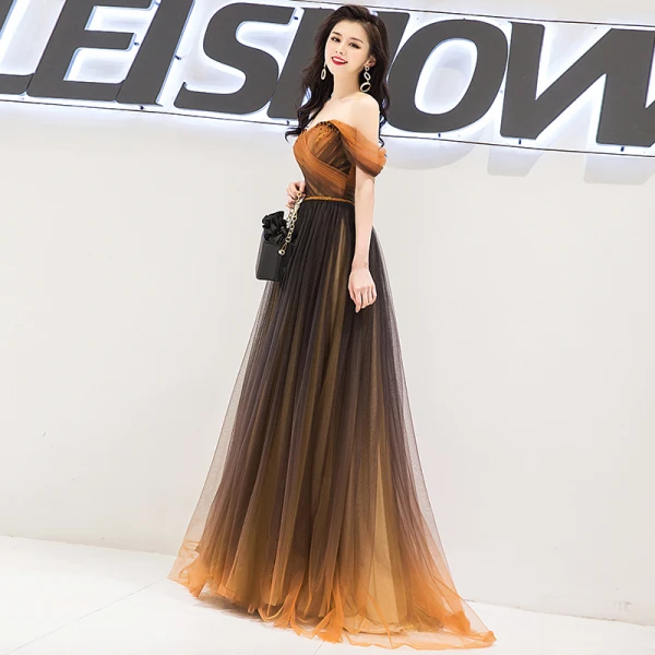 Charmant Dégradé De Couleur Robe De Bal 2019 Princesse De l'épaule Perlage Cristal Manches Courtes Dos Nu Train De Balayage Robe De Ceremonie
