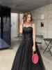 Stylowe / Modne Czarne Sukienki Wieczorowe 2019 Princessa Spaghetti Pasy Szarfa Cekiny Bez Rękawów Bez Pleców Długie Sukienki Wizytowe