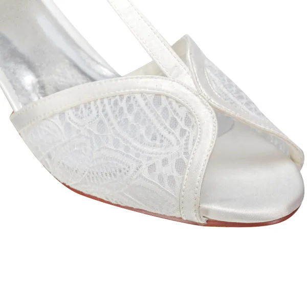 Elegante Ivory / Creme Perle Spitze Blumen Satin Brautschuhe 2021 3 cm Low Heel Stilettos Peeptoes Hochzeit Hochhackige