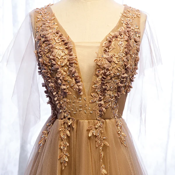 Élégant Champagne Robe De Soirée 2019 Princesse V-Cou Perlage Faux Diamant Appliques En Dentelle Fleur Manches Courtes Dos Nu Train De Balayage Robe De Ceremonie