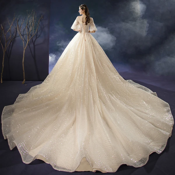Charmant Champagne Robe De Mariée 2019 Princesse Encolure Dégagée En Dentelle Fleur Perlage Paillettes 1/2 Manches Dos Nu Cathedral Train Mariage