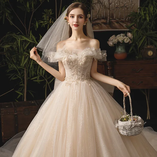 Luxe Champagne Robe De Mariée 2019 Princesse De l'épaule Perlage Paillettes Appliques En Dentelle Fleur Sans Manches Dos Nu Noeud Cathedral Train