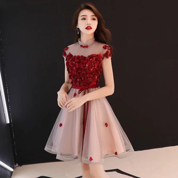 Charming Burgundy Party Dresses 2019 A-Line / Princess High Neck Crystal Lace Flower Appliques Cap Sleeves Short Formal Dresses