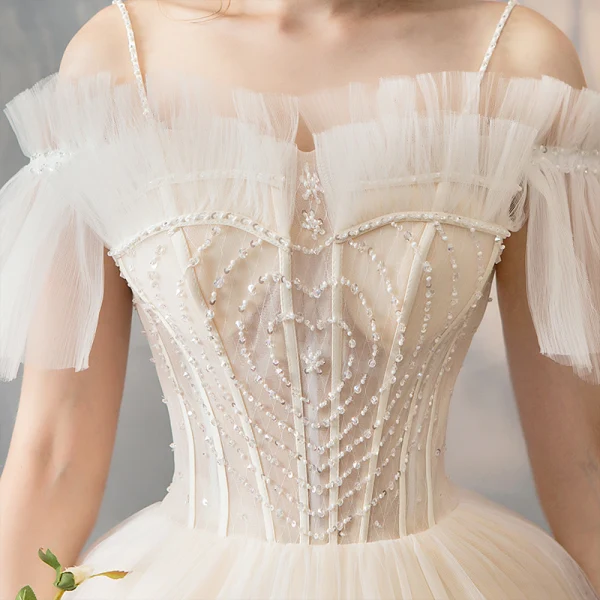 Élégant Champagne Robe De Mariée 2019 Princesse Bretelles Spaghetti Perlage Paillettes Volants Manches Courtes Dos Nu Longue
