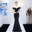 Charmant Couleur Unie Bleu Marine Robe De Soirée 2019 Trompette / Sirène De l'épaule Perlage Paillettes En Dentelle Fleur Manches Courtes Dos Nu Longue Robe De Ceremonie