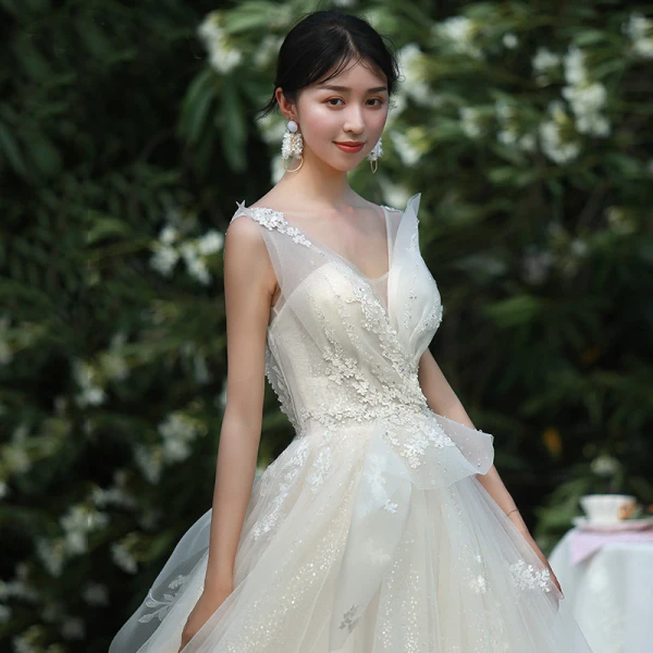 High-end Champagne Wedding Dresses 2019 A-Line / Princess V-Neck Beading Sequins Lace Flower Sleeveless Backless Chapel Train