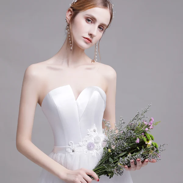 Simple Blanche Robe De Mariée 2019 Princesse Bustier En Dentelle Perle Fleur Sans Manches Dos Nu Train De Balayage
