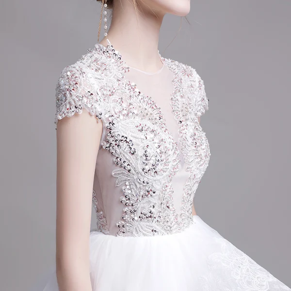 High End Weiß Brautkleider / Hochzeitskleider 2019 A Linie Rundhalsausschnitt Handgefertigt Perlenstickerei Perle Spitze Blumen Pailletten Kurze Ärmel Fallende Rüsche Hof-Schleppe