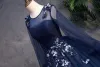 Vintage / Retro Navy Blue Prom Dresses 2019 A-Line / Princess Scoop Neck Beading Appliques Lace Flower Long Sleeve Backless Floor-Length / Long Formal Dresses
