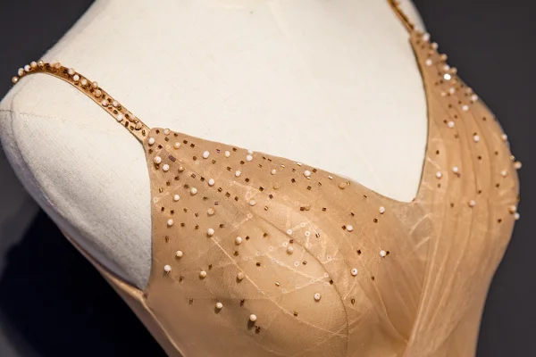 Schöne Gold Abendkleider 2019 A Linie Spaghettiträger Perlenstickerei Perle Pailletten Ärmellos Rückenfreies Lange Festliche Kleider