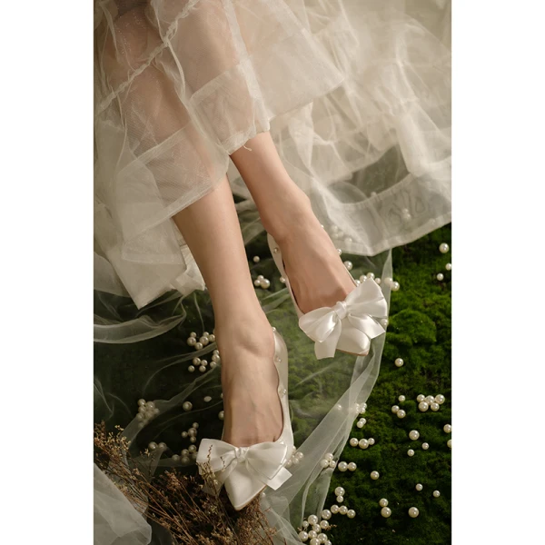 Élégant Ivoire Perle Noeud Satin Chaussure De Mariée 2021 6 cm Talons Aiguilles À Bout Pointu Mariage Escarpins Talons Hauts