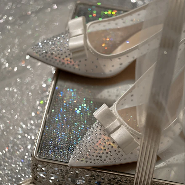 Élégant Ivoire Noeud Faux Diamant Chaussure De Mariée 2021 6 cm Talons Aiguilles À Bout Pointu Mariage Escarpins Talons Hauts