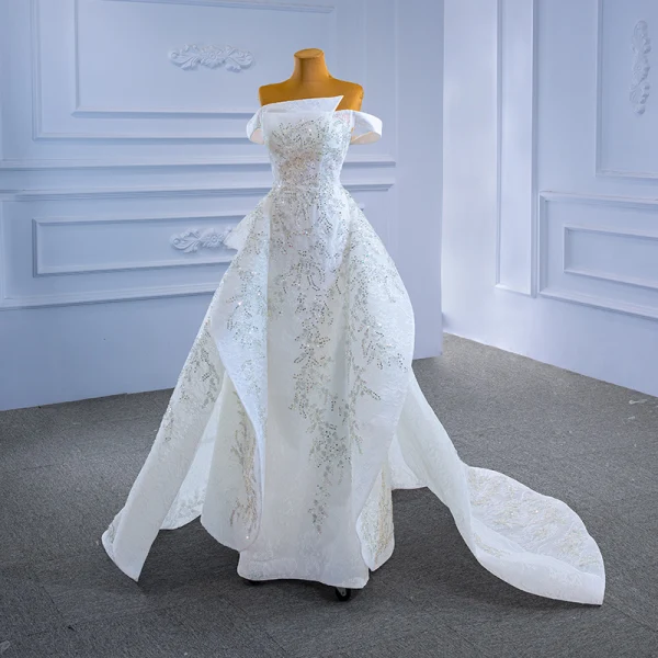 Charmant Ivory / Creme Perlenstickerei Pailletten Spitze Blumen Fallende Rüsche Brautkleider / Hochzeitskleider 2021 A Linie Off Shoulder Kurze Ärmel Rückenfreies Hof-Schleppe Hochzeit