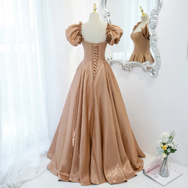 Élégant Champagne Robe De Bal Princesse 2021 Encolure Carrée Volants Manches Courtes Dos Nu Longue Robe De Ceremonie