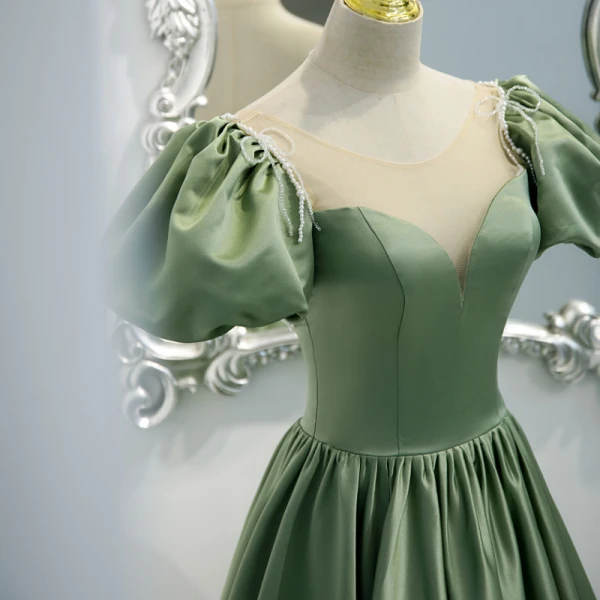 Eleganta Sage Grön Satin Balklänningar 2021 Prinsessa Urringning Beading Pösigt Korta ärm Halterneck Långa Formella Klänningar