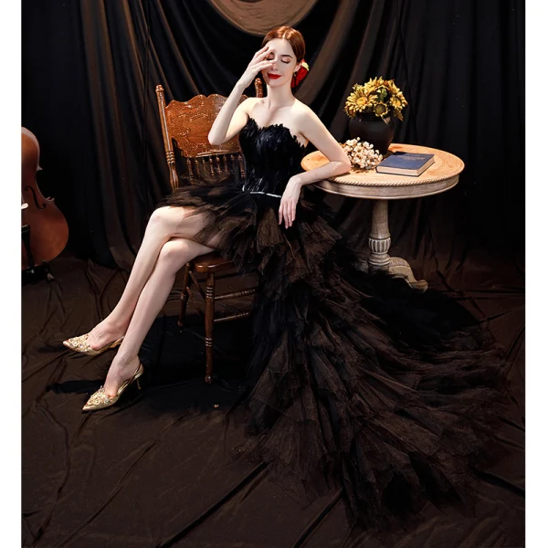 Sexy Black Feather Asymmetrical Evening Dresses 2021 Strapless Sleeveless Backless Sash Evening Party Formal Dresses